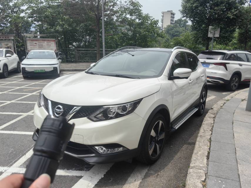日产逍客 2017 2.0L CVT 豪华版（符合国五排放标准）