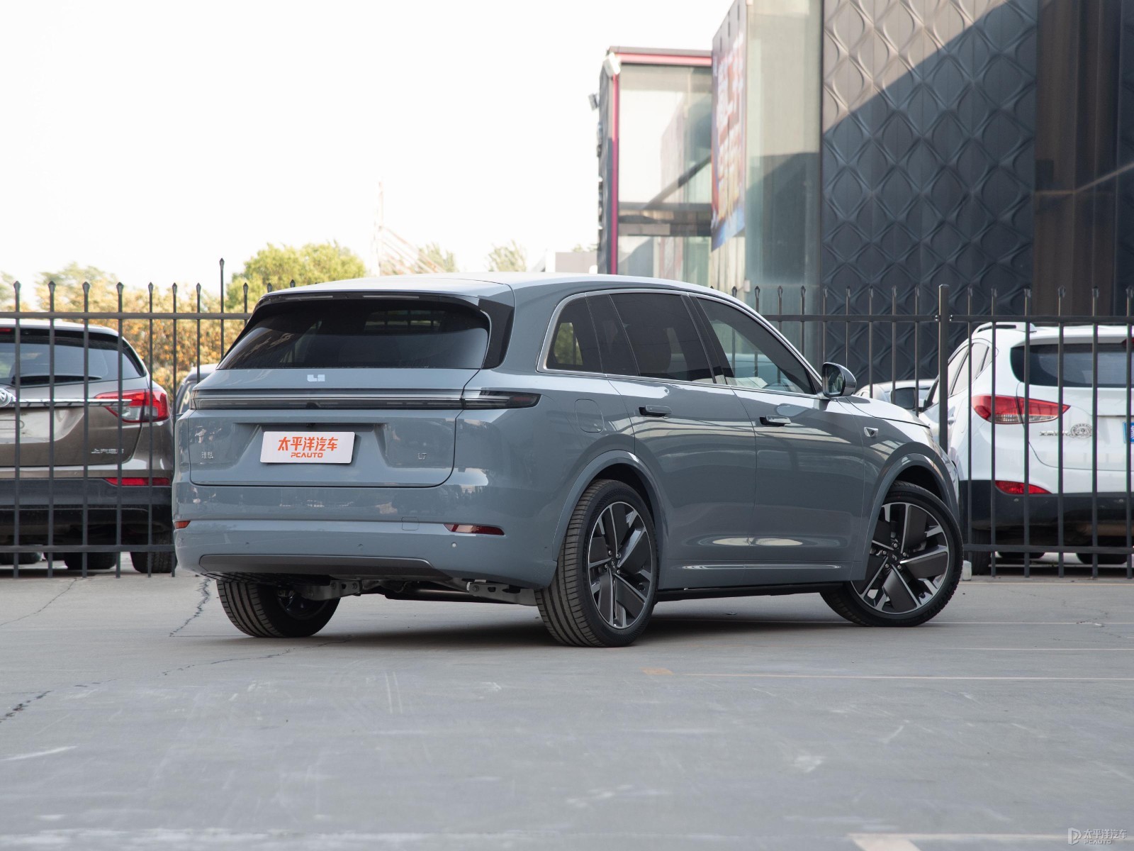 Li Auto L7 Ultra Smart New Version — Additional exterior view. Image 2 of 3. Modified new car for export from China.