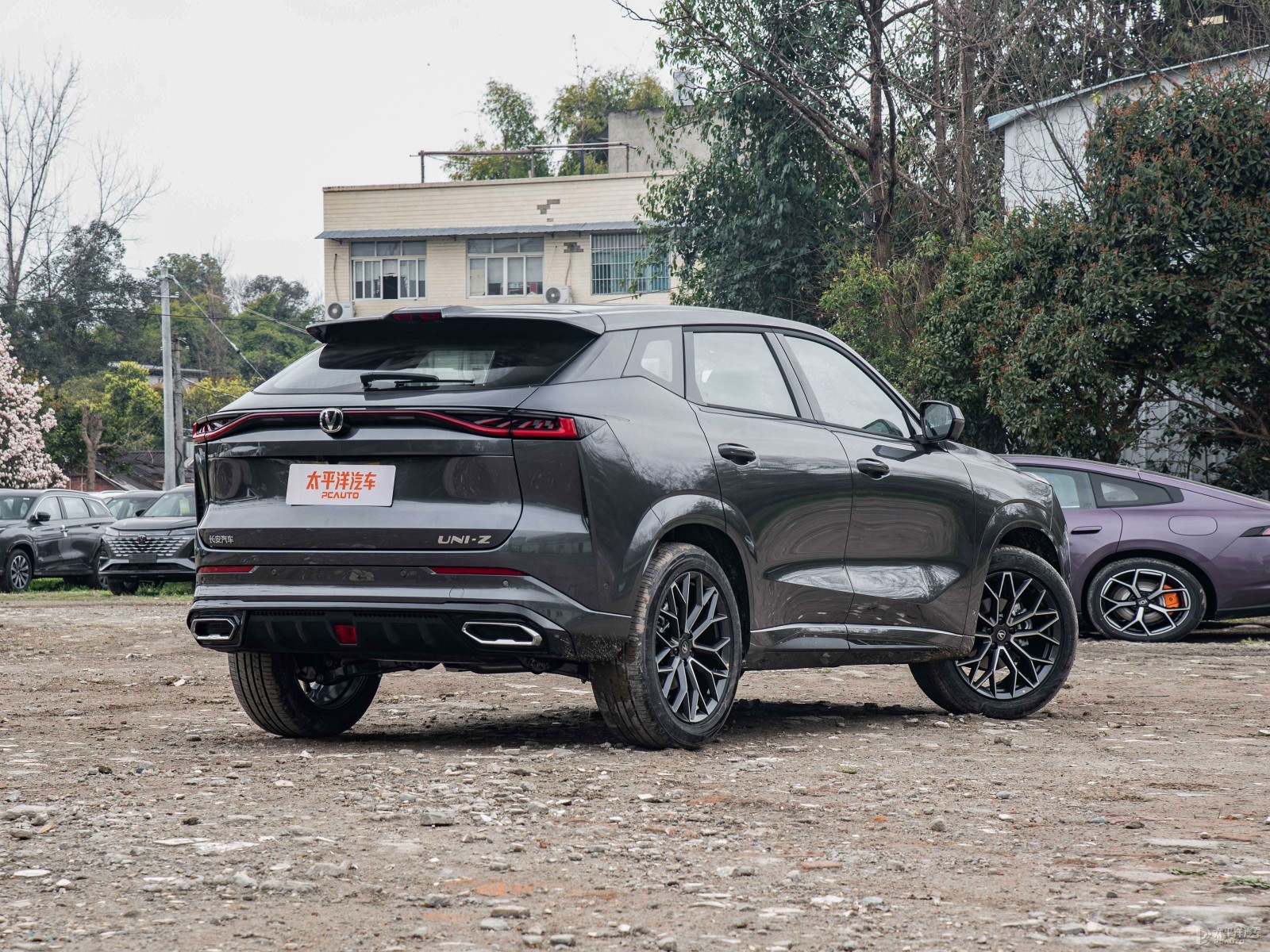 Changan UNI-Z Standard ICE New Blue Whale 500Bar Pro — Additional exterior view. Image 2 of 3. Authorized new car for ex...