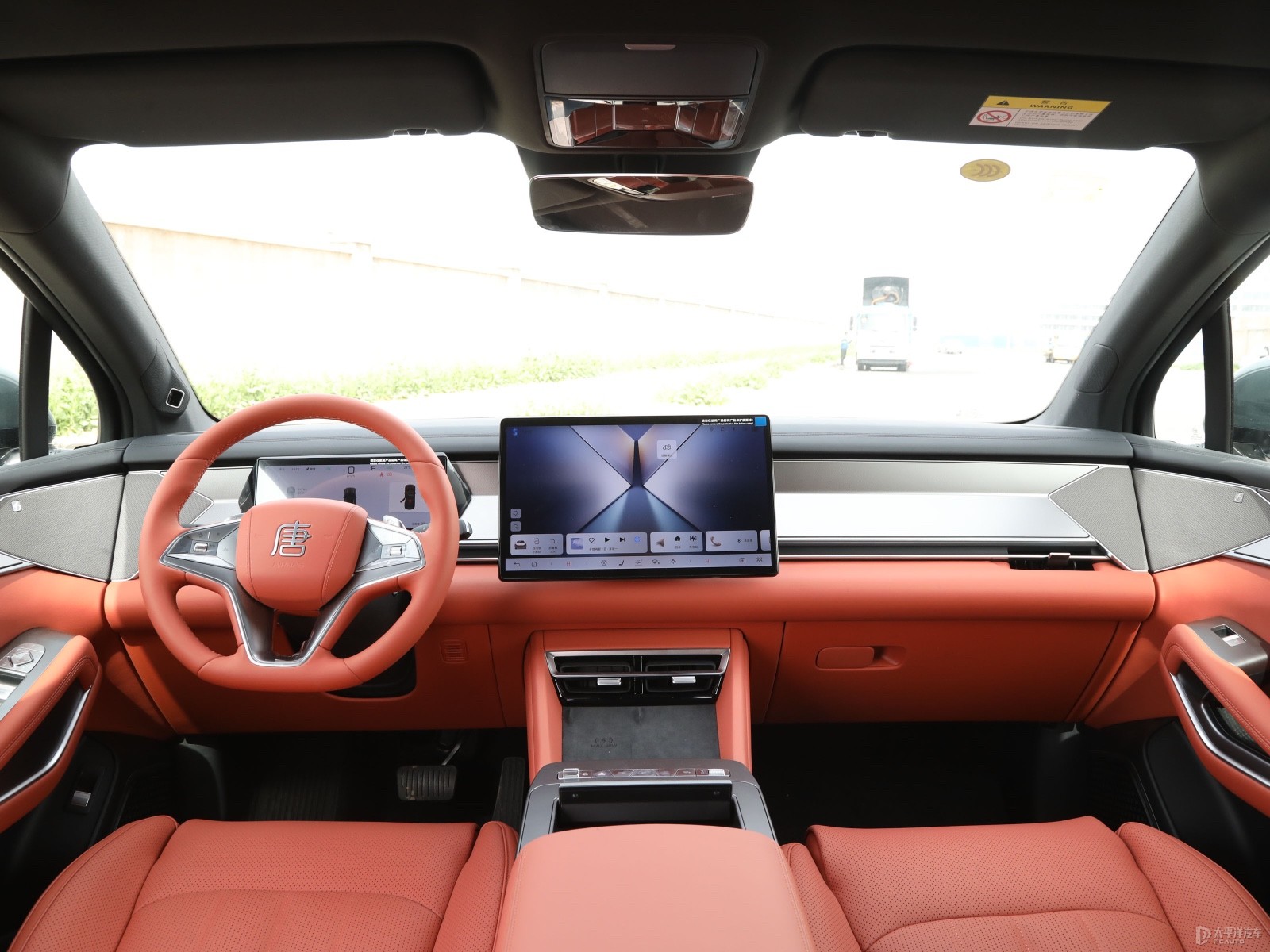 BYD Tang L DM 200KM AWD LiDAR Flagship — Further exterior angle of the same vehicle. Image 3 of 3. Authorized new car fo...