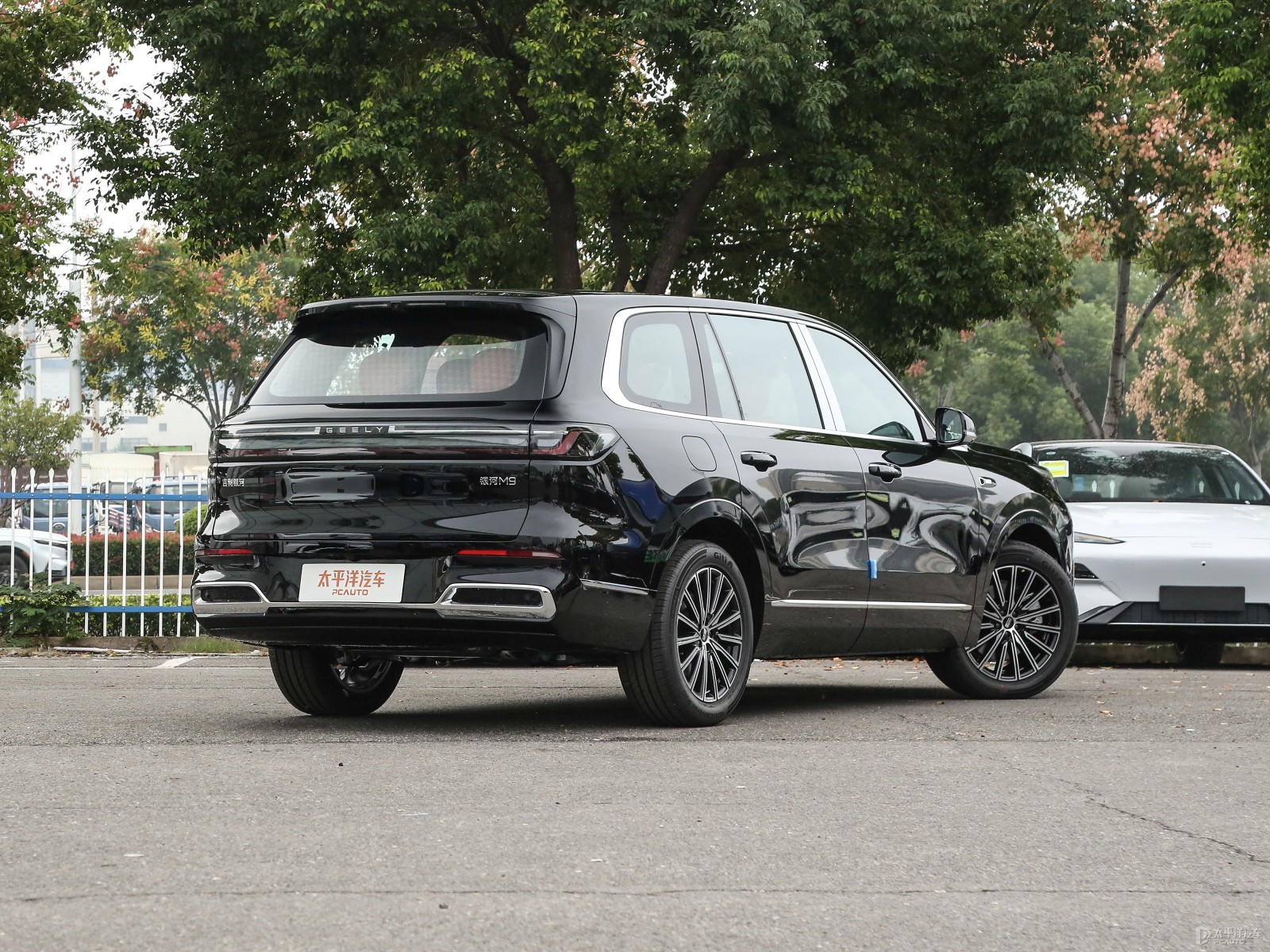 Geely Galaxy M9 230KM 2WD Smart Navigation Edition — Additional exterior view. Image 2 of 3. Authorized new car for expo...