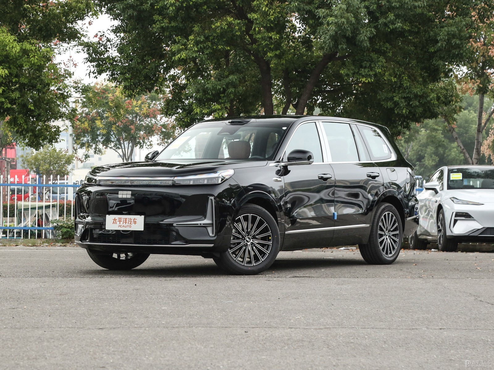Geely Galaxy M9 100KM 2WD Start Edition — Main listing photograph. Image 1 of 3. Authorized new car for export from China.
