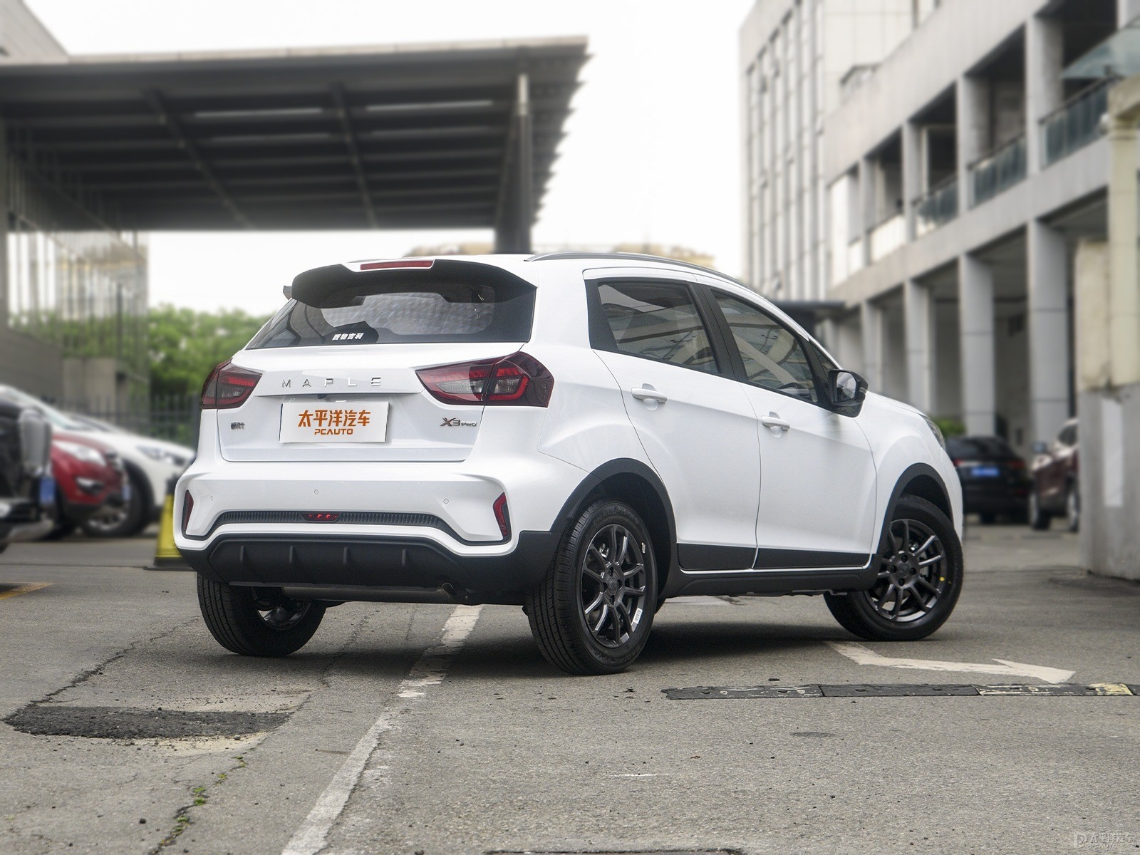 Livan X3 Pro Global Version 1.5L Manual Cute Youth — Additional exterior view. Image 2 of 3. Authorized new car for expo...