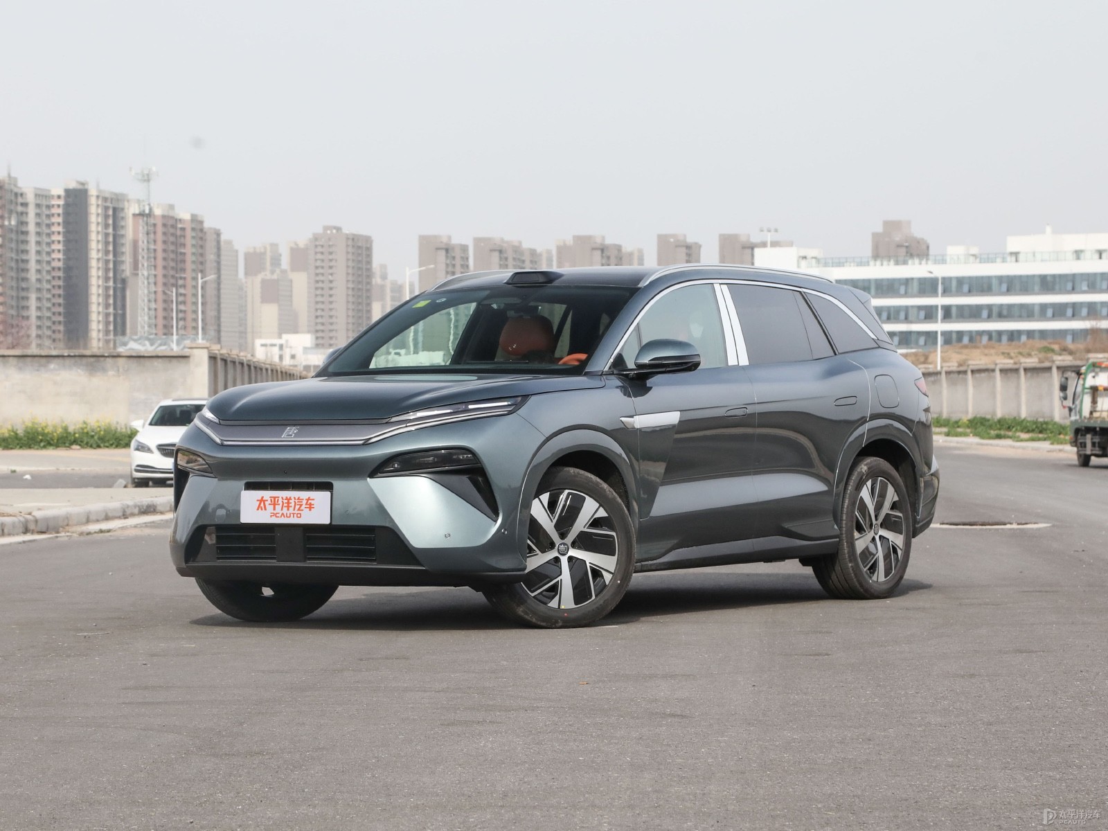 BYD Tang L DM AWD LiDAR Version — Main listing photograph. Image 1 of 3. Authorized new car for export from China.