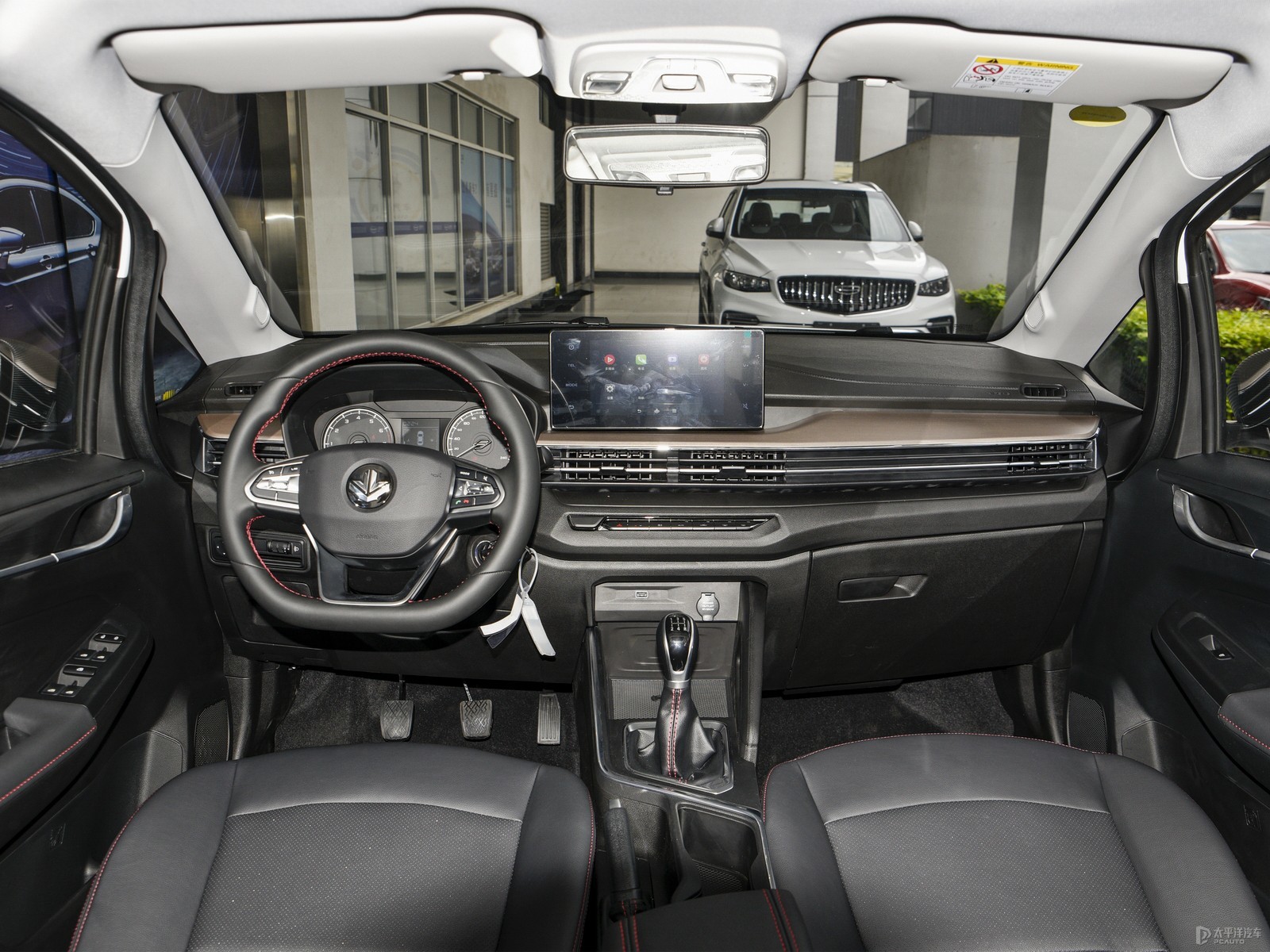 Livan X3 Pro Global Version 1.5L Manual Cute Youth — Further exterior angle of the same vehicle. Image 3 of 3. Authorize...